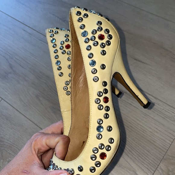 Isabel Marant vintage studded light yellow pointed heels - Picture 5 of 8